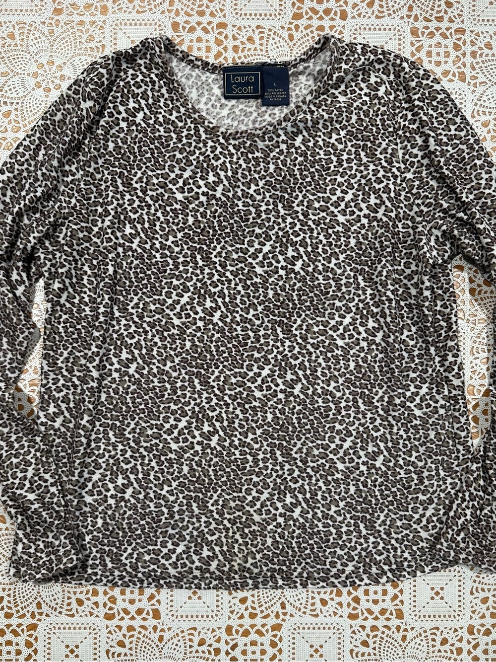 Laura Scott Leopard Print Long Sleeve Knit Top Women’s Large Made in Canada